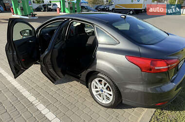 Седан Ford Focus 2016 в 