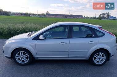Хэтчбек Ford Focus 2005 в 