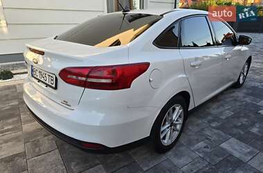 Седан Ford Focus 2015 в 