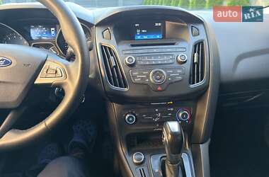 Седан Ford Focus 2015 в 