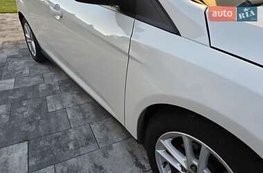 Седан Ford Focus 2015 в 