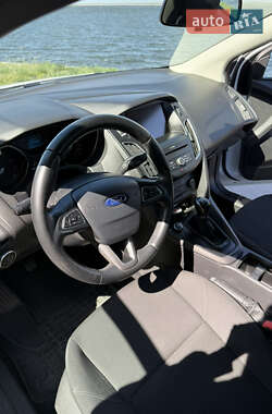 Седан Ford Focus 2017 в 