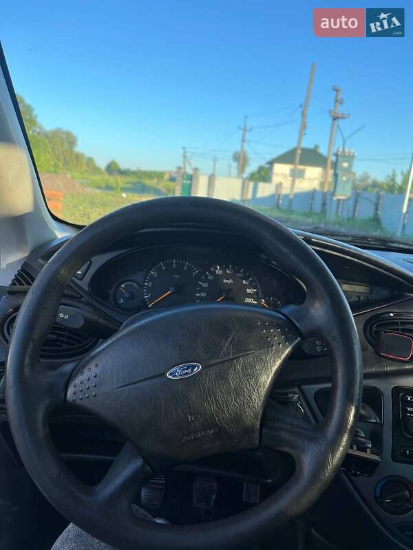 Хэтчбек Ford Focus 2002 в Львове
