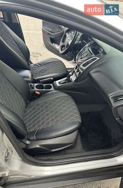 Седан Ford Focus 2013 в 
