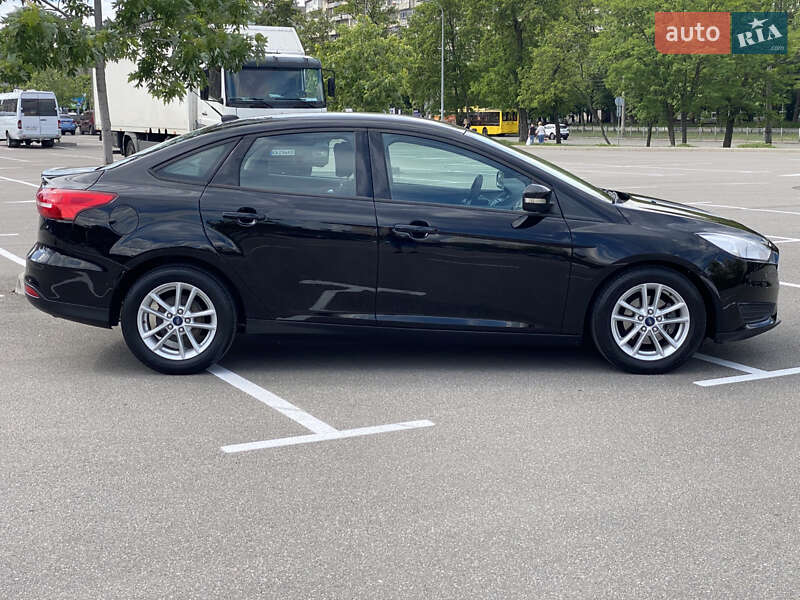 Седан Ford Focus 2016 в Киеве