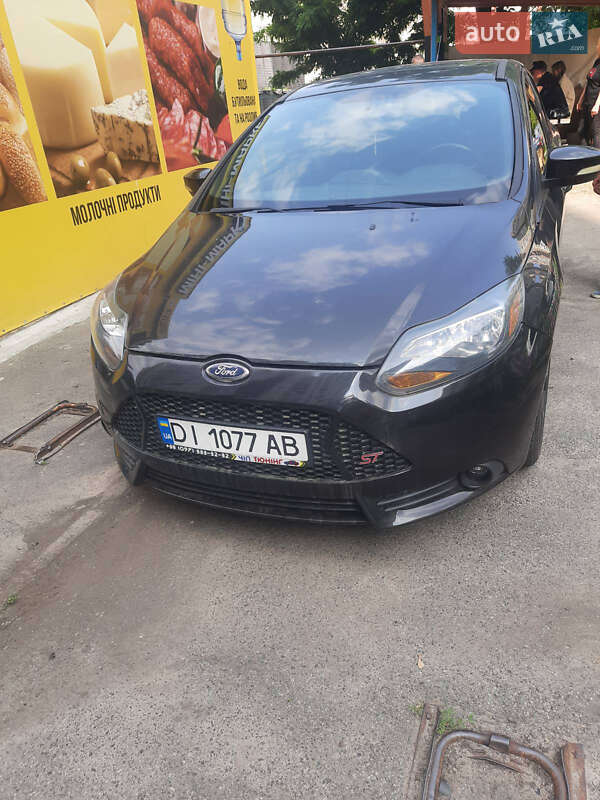 Хэтчбек Ford Focus 2013 в 
