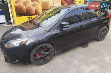 Хэтчбек Ford Focus 2013 в 