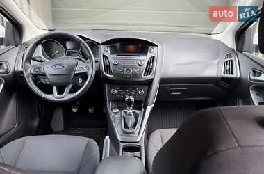 Хэтчбек Ford Focus 2016 в 