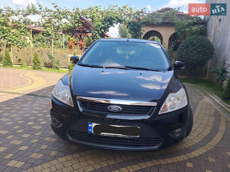 Хэтчбек Ford Focus 2011 в Мукачево