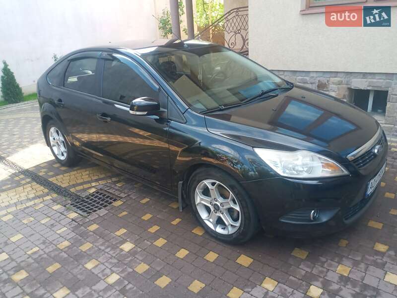 Хэтчбек Ford Focus 2011 в Мукачево