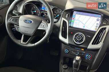 Седан Ford Focus 2015 в 