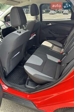Хетчбек Ford Focus 2013 в 