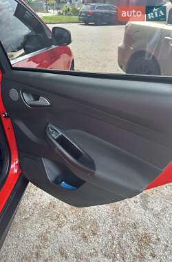 Хетчбек Ford Focus 2013 в 