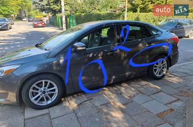 Седан Ford Focus 2015 в 