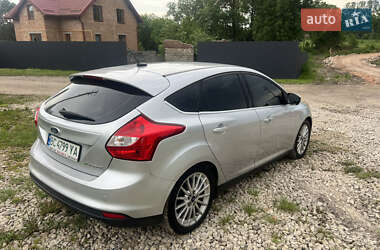 Хэтчбек Ford Focus 2011 в 