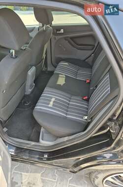 Хэтчбек Ford Focus 2009 в 