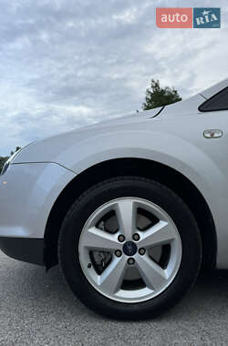 Хэтчбек Ford Focus 2005 в 