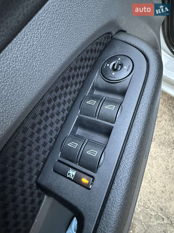 Хэтчбек Ford Focus 2005 в Львове