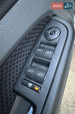 Хэтчбек Ford Focus 2005 в 