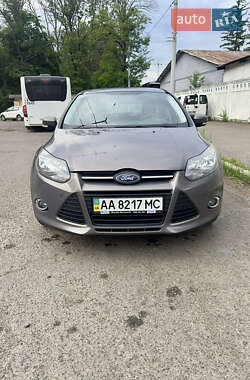 Хэтчбек Ford Focus 2012 в 