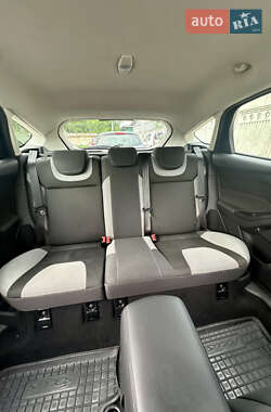 Хэтчбек Ford Focus 2012 в 