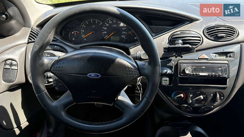 Седан Ford Focus 2001 в Києві