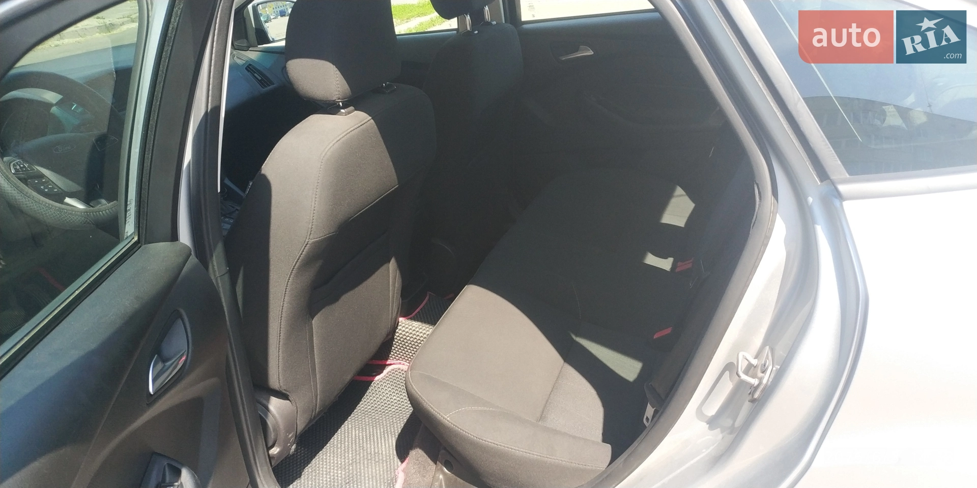 2016 Ford Focus - мініатюра 17