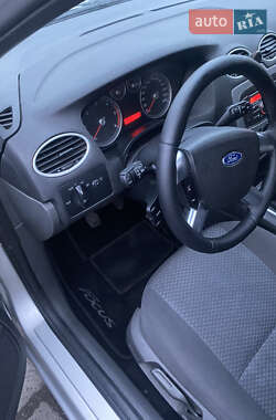 Хэтчбек Ford Focus 2007 в 