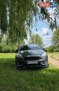 Хэтчбек Ford Focus 2015 в 