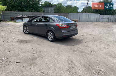 Седан Ford Focus 2011 в 