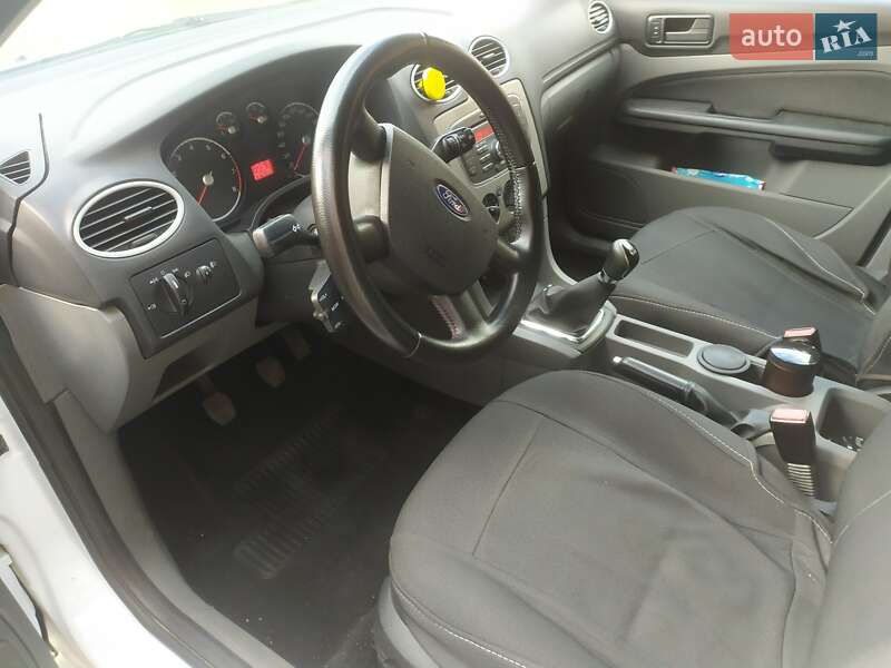 Хэтчбек Ford Focus 2011 в Киеве