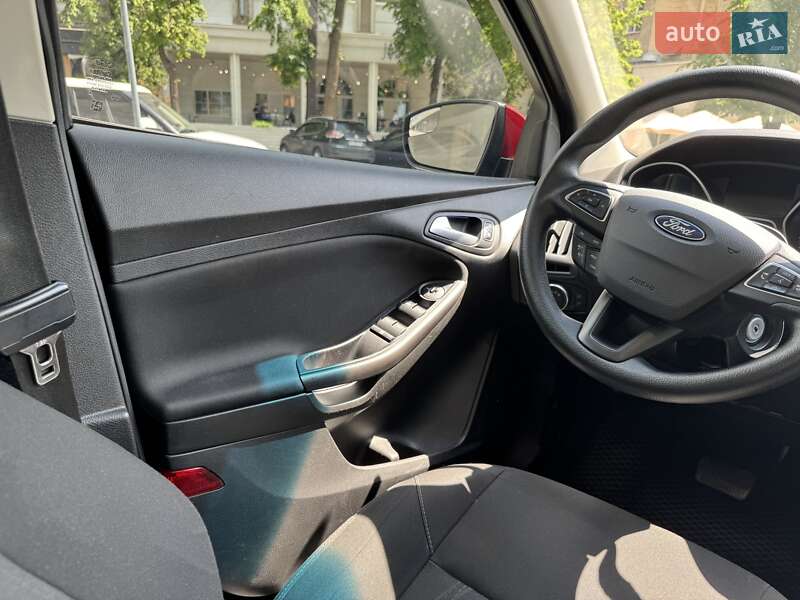 Хэтчбек Ford Focus 2017 в Харькове