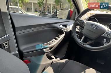Хэтчбек Ford Focus 2017 в 