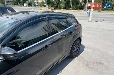Хэтчбек Ford Focus 2015 в 
