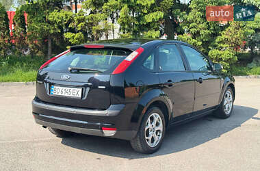 Хэтчбек Ford Focus 2006 в 