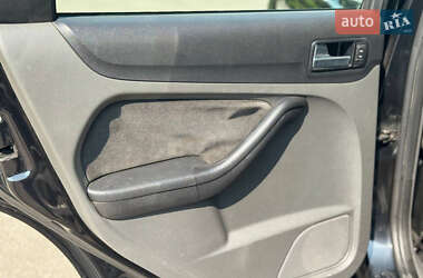 Хэтчбек Ford Focus 2006 в 