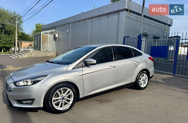 Седан Ford Focus 2015 в 