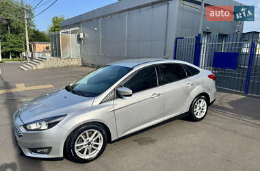 Седан Ford Focus 2015 в 