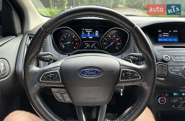 Хетчбек Ford Focus 2015 в 