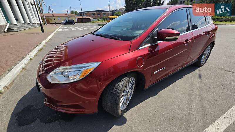 Хэтчбек Ford Focus 2015 в Черкассах фото 3 Хэтчбек Ford Focus 2015 в Черкассах