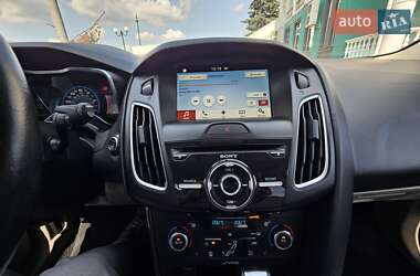 Хетчбек Ford Focus 2015 в 