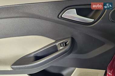Хетчбек Ford Focus 2015 в 
