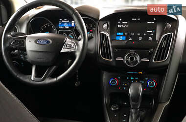 Седан Ford Focus 2016 в 