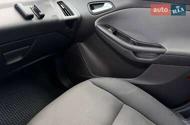 Седан Ford Focus 2011 в 