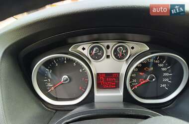 Хэтчбек Ford Focus 2009 в 