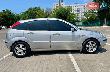 Хэтчбек Ford Focus 2002 в 