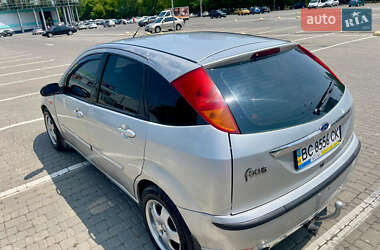 Хэтчбек Ford Focus 2002 в 