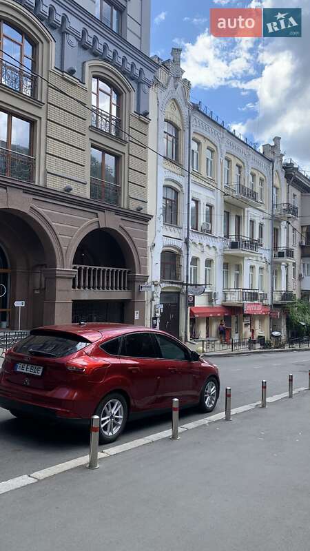 Хэтчбек Ford Focus 2015 в Киеве