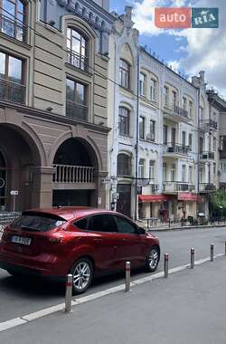 Хэтчбек Ford Focus 2015 в 
