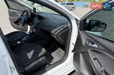 Хетчбек Ford Focus 2016 в 